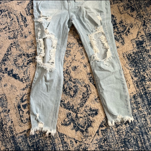 Cello High Rise Mom Distressed - Picture 4 of 7